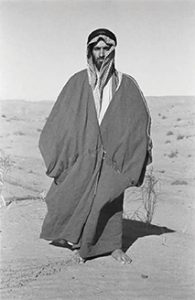 الشيخ زايد آل نهيان بعدسة أحد الرحالة