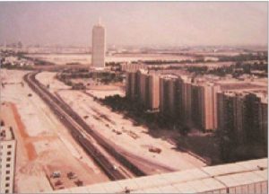 شارع الشيخ زايد ومركز دبي التجاري الدولي في ثمانينيات القرن الماضي